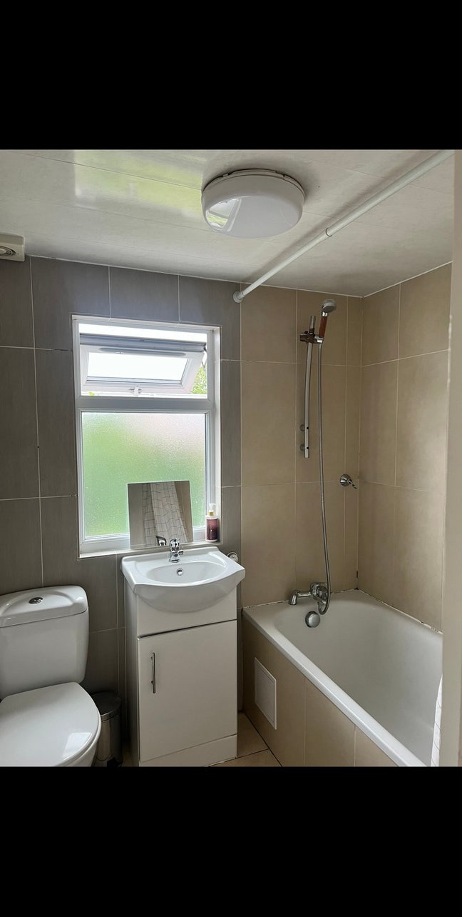 Room for Rent Main Photo