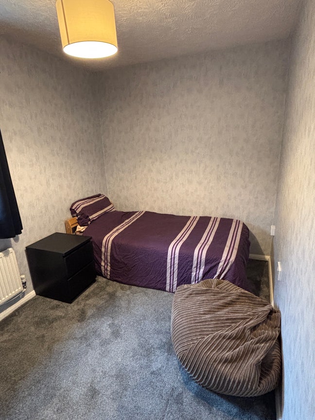 Large Single Room + Bonus Private Gym Main Photo