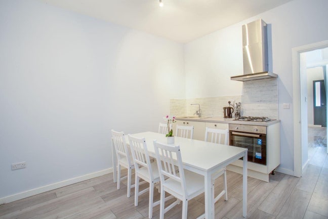 Room to Rent in Ealing Main Photo