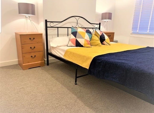 Attractive ensuite Mansfield and kings mill hosp Main Photo