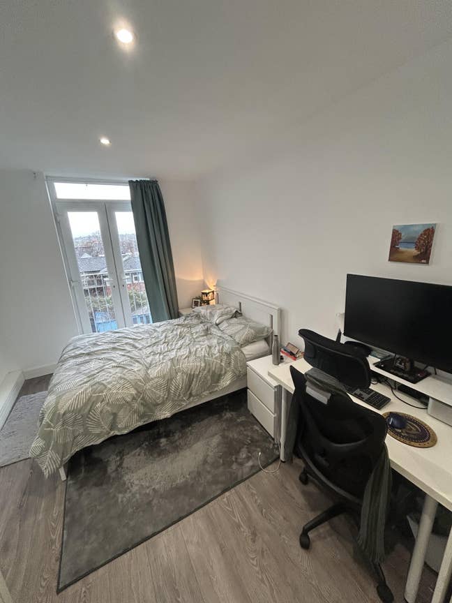 Lovely Double En-Suite room with balcony! Main Photo