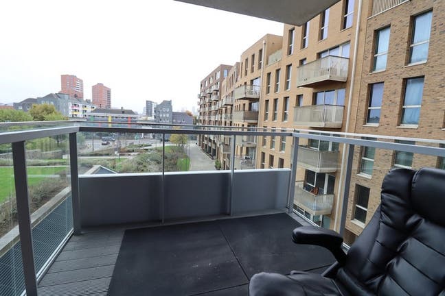 New Built-Big Modern Room with Balcony-Gym-Bow Main Photo