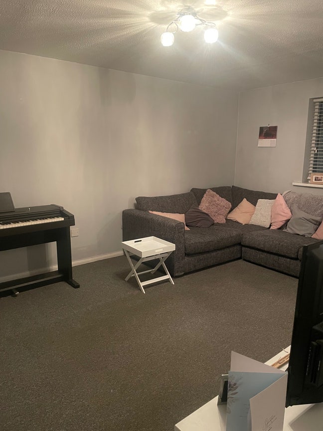 Single room available  Main Photo