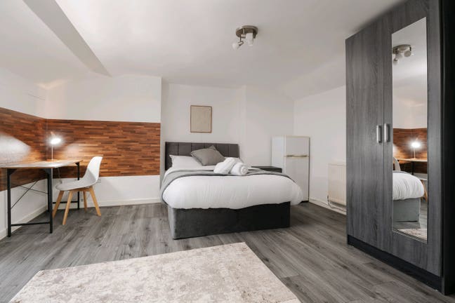 Modern Double Rooms – Oakfield Road L4 – Bills Inc Main Photo