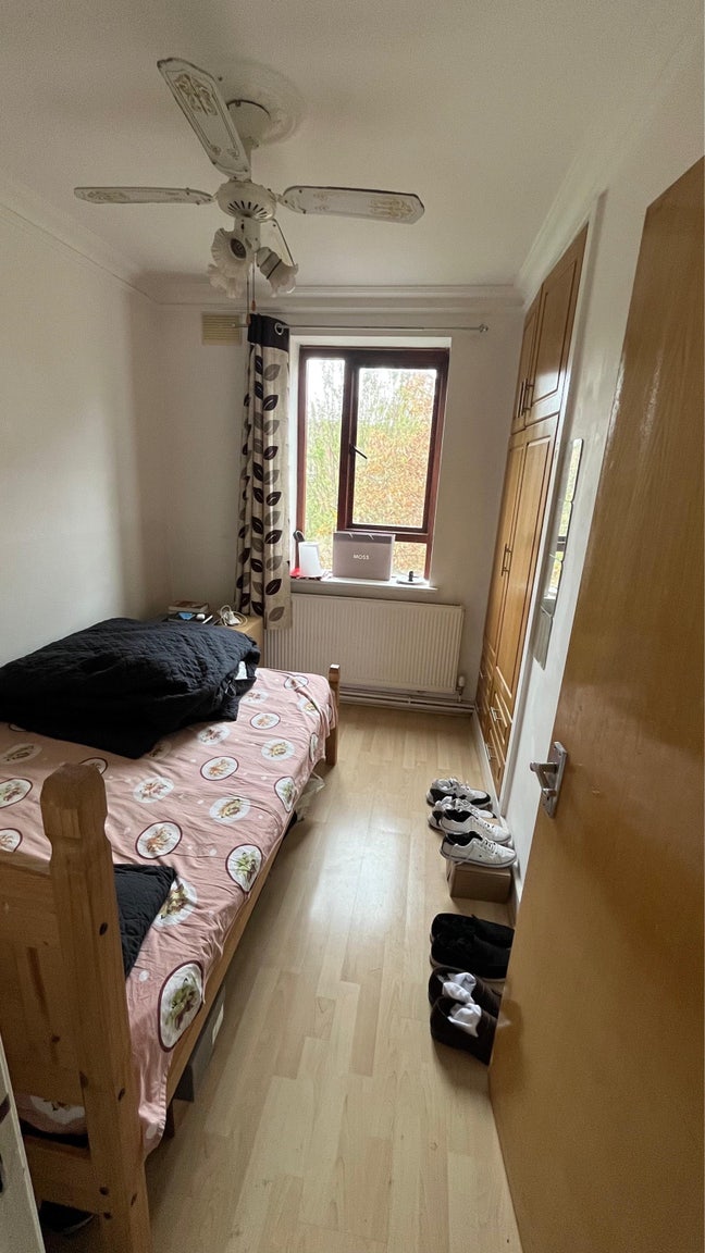 Lovely Large Single With All Bills In Dalston! Main Photo