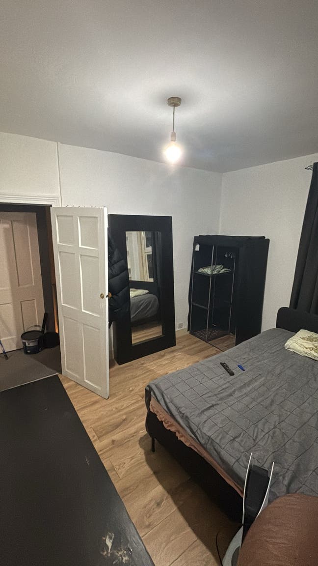  2 x Beautiful Rooms in Charlton Main Photo