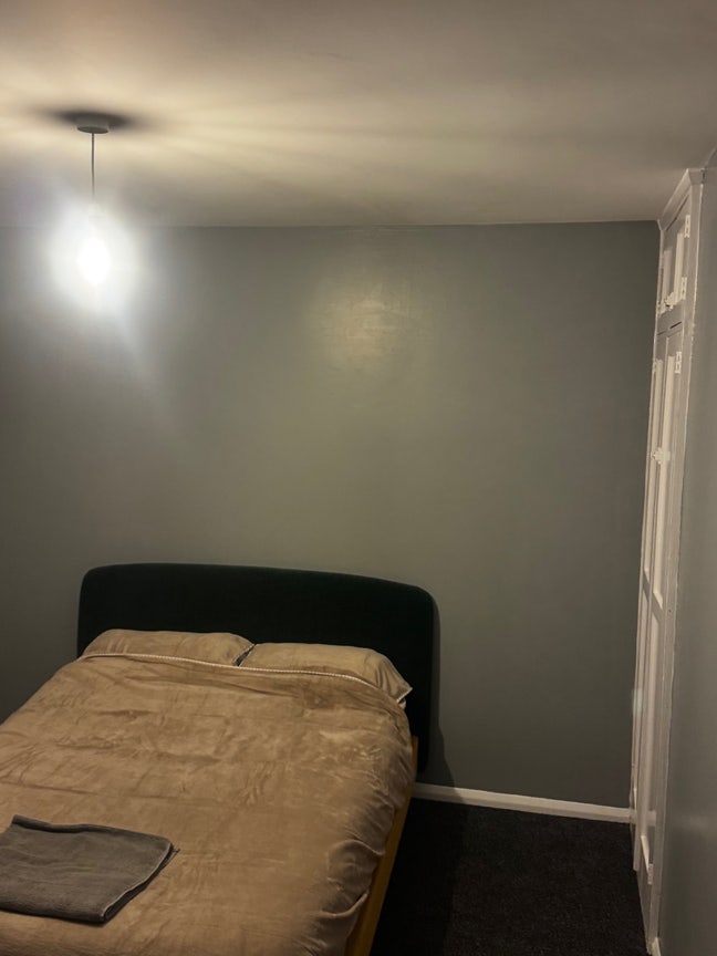Extra large room for rent on duchess road Main Photo