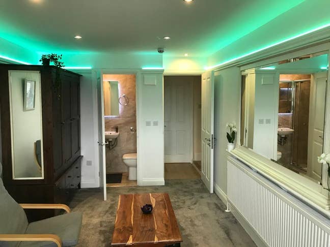 Great En-Suite Room, In Amazing House Main Photo