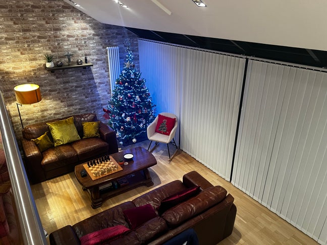 Room available in our spacious central flat Main Photo