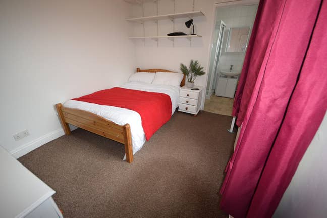 Double Ensuite 1 min to Oracle Main Photo