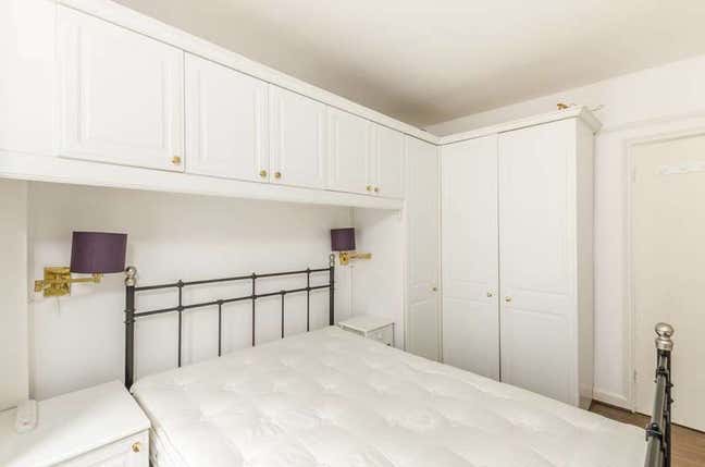 Fully Furnished 1 Bedroom available for Rent Main Photo