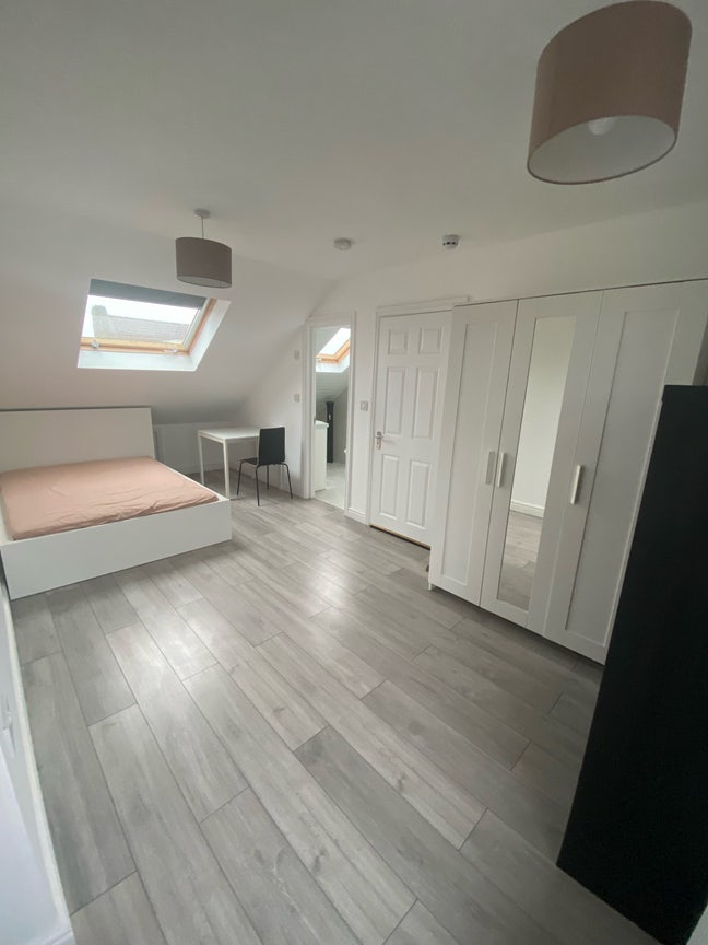 Stratford double room and en-suite for letting  Main Photo