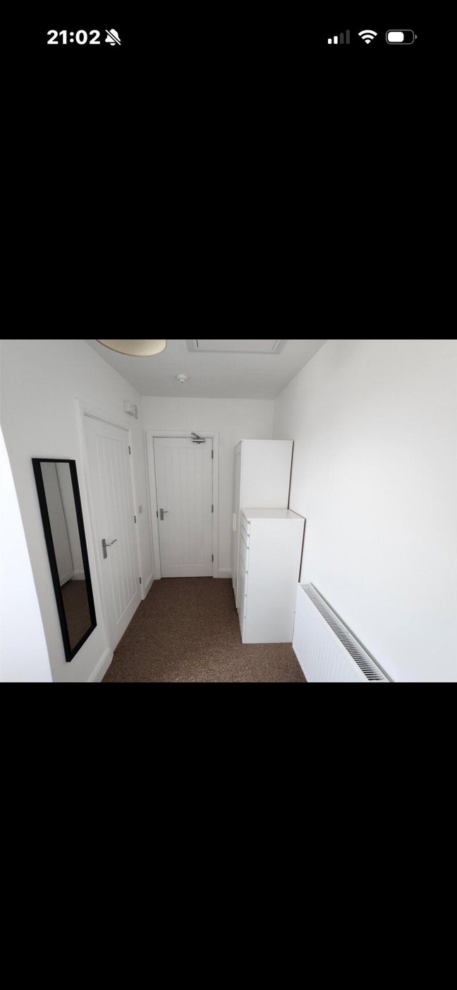 En-suite room available  Main Photo