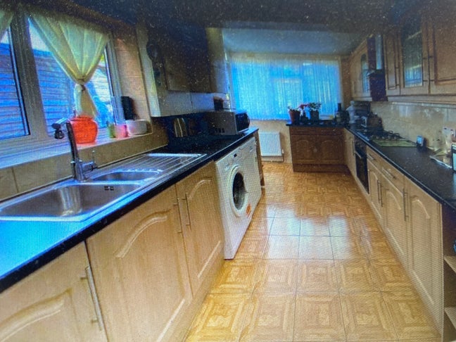 House with Sitting Room in Stratford E15 Main Photo