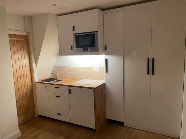 Self contained flat Main Photo