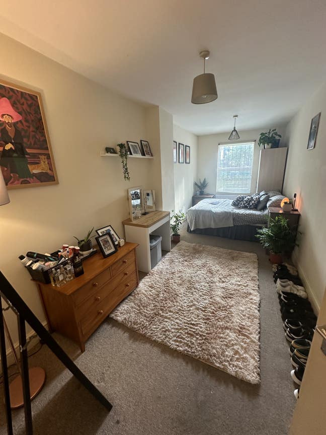 Bright Double Room in N7 | Great Transport Links | Main Photo