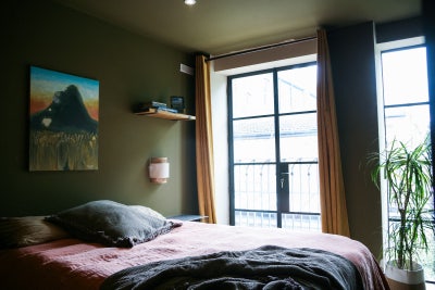 KingSized Room, Brixton, built in wardrobes Main Photo