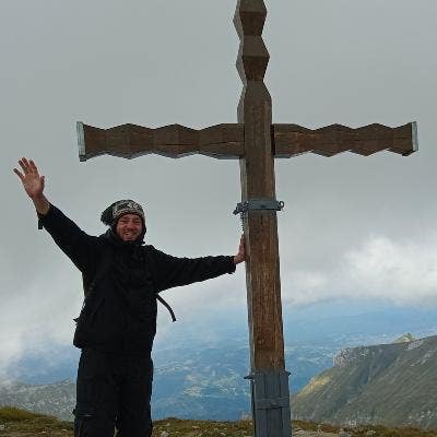 Hi, looking for room or buddyup Stratford area Main Photo