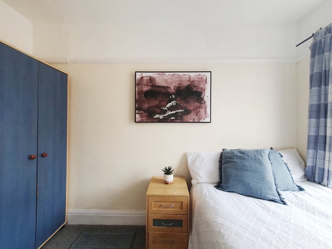 Cosy Room in Prof.Houseshare | Bill's Included! Main Photo