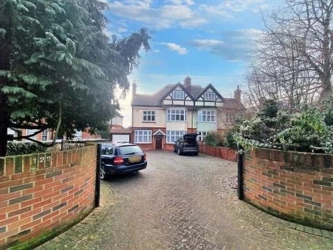 Room to rent in large property Tonbridge Road Main Photo