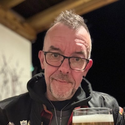 I am a professional male aged 54. I am lookin... Main Photo