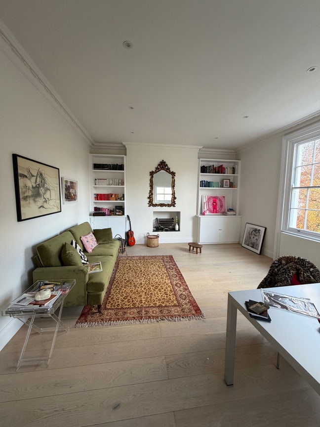 Newly decorated room in stunning flat Main Photo