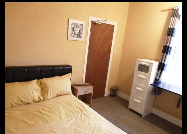 Off Narborough Road, Semi Ensuite Double Room  Main Photo