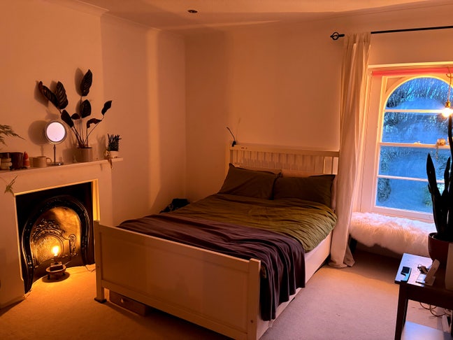 SUBLET: Beautiful top floor flat in Redland Main Photo