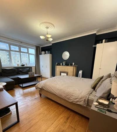 Massive furnished double bedroom- Serviced Flat Main Photo