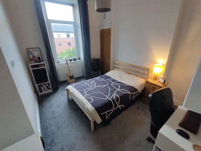 Spacious Double Room next to Victoria Park Main Photo