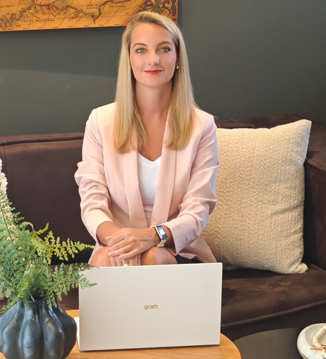 Hi. I am 40 years from Poland. I am working a... Main Photo