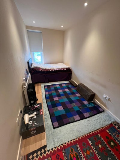 Private room in finchley  Main Photo