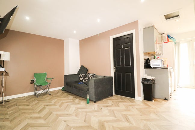 1 Double Room Available In L6 - Ready 21/02/2026! Main Photo