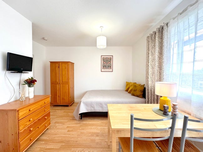 East Finchley N2 Beautiful Studio Flat £1195+elec  Main Photo