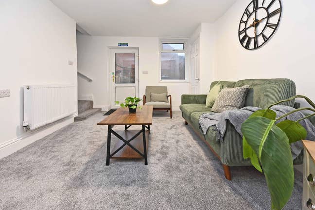 4BR Room at Newcastle Under-lyme Stoke Main Photo