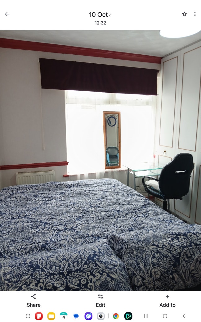 A room to rent  in a 3 bedroom, 1 bathroom house Main Photo