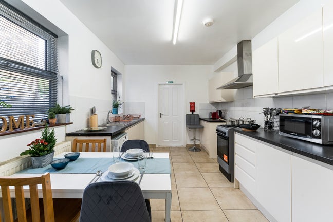 🌿 5 Mins to Wood Green Tube - No Deposit 🌿 Main Photo