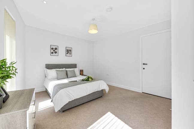 Double room in Mitchem for £910 Main Photo