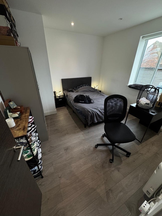 1 Double Room to Rent  Main Photo