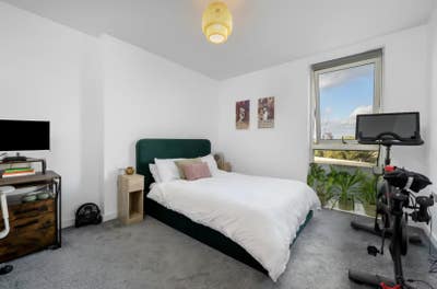 Perfect start for someone new to London  Main Photo