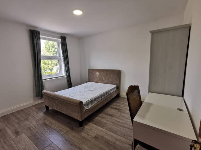 Large En-Suite Room - Norwood Junction Main Photo