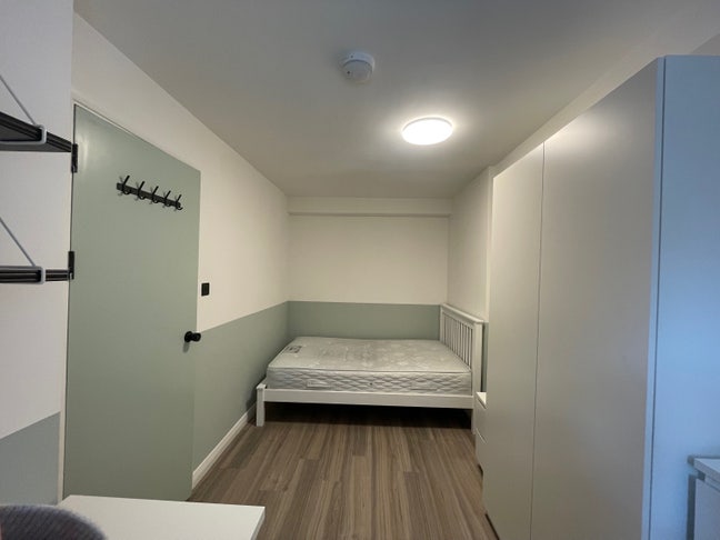 Double, gated,  newly refurbished, onsite manage Main Photo