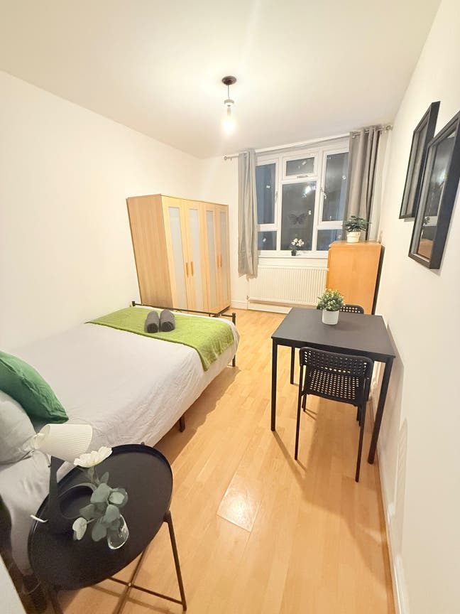 2 Double Ensuite 7 Mins from Whitechapel Station Main Photo