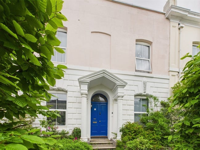 Characterful One-Bed Ground Floor Flat Main Photo