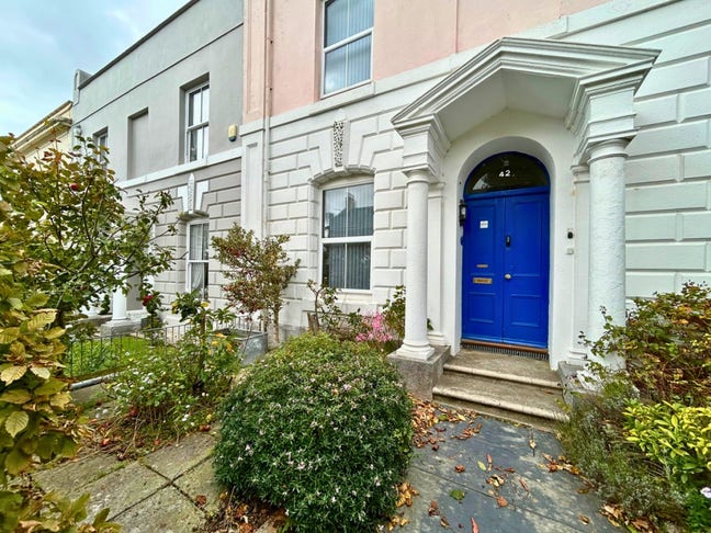 Characterful One-Bed First Floor Flat  Main Photo