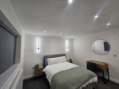 Double and single room available. Bills included.  Main Photo