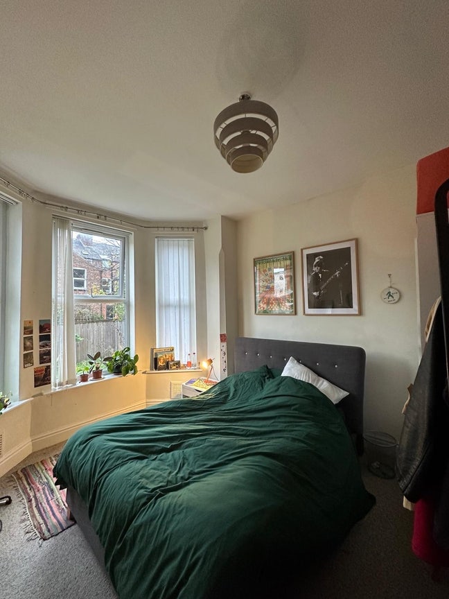 2 Rooms in central Chorlton House Main Photo