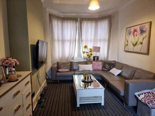 Two Rooms Available in  (E10 6HB) – All Bills Incl Main Photo