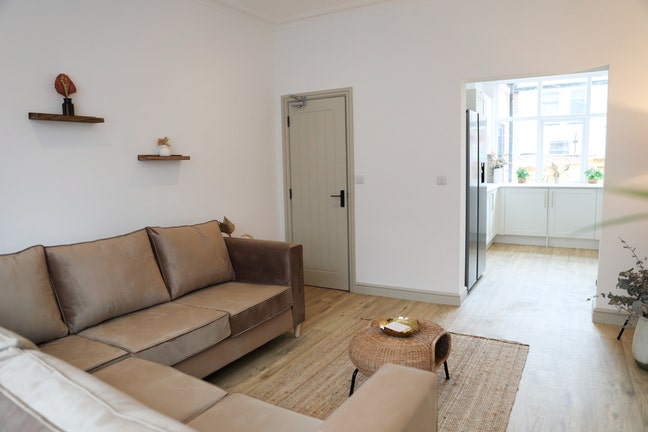 Stylish 1-Ensuite Room Main Photo