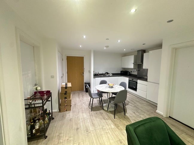 En-Suite Double Room £850 (including bills) Main Photo